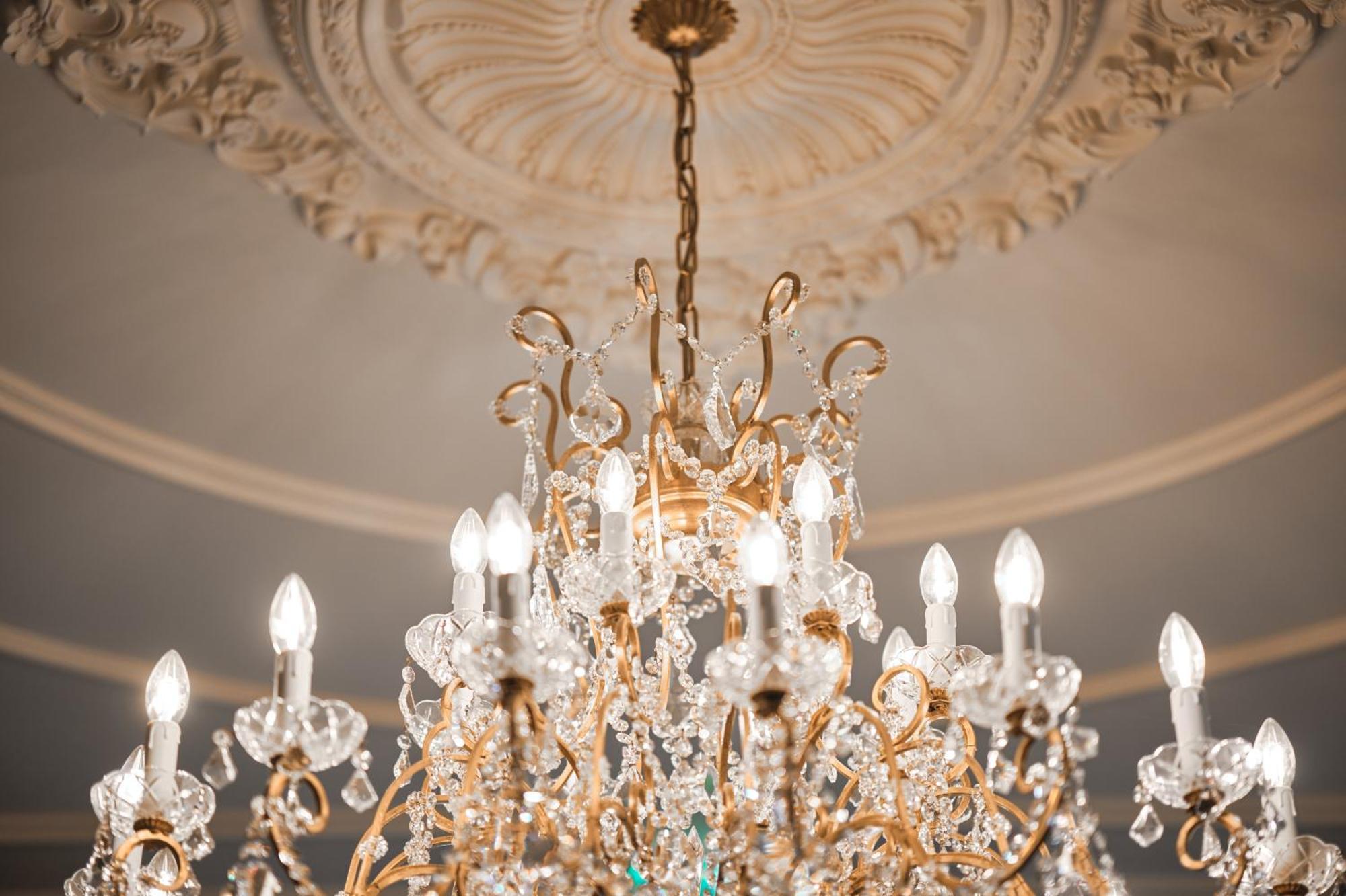 Ga Palace Hotel & Spa, A Xixth-Century Villa Porto Exterior foto A chandelier