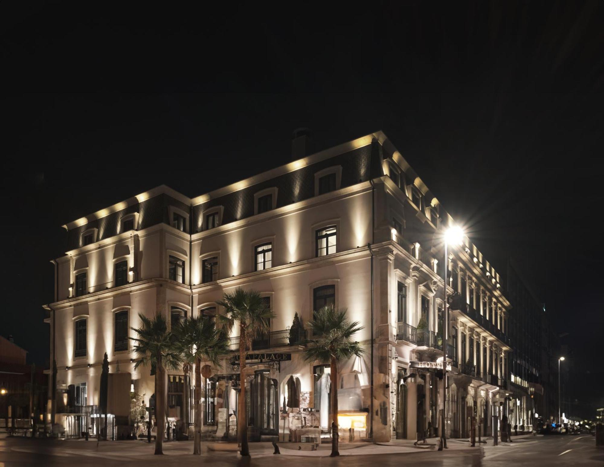 Ga Palace Hotel & Spa, A Xixth-Century Villa Porto Exterior foto The hotel at night