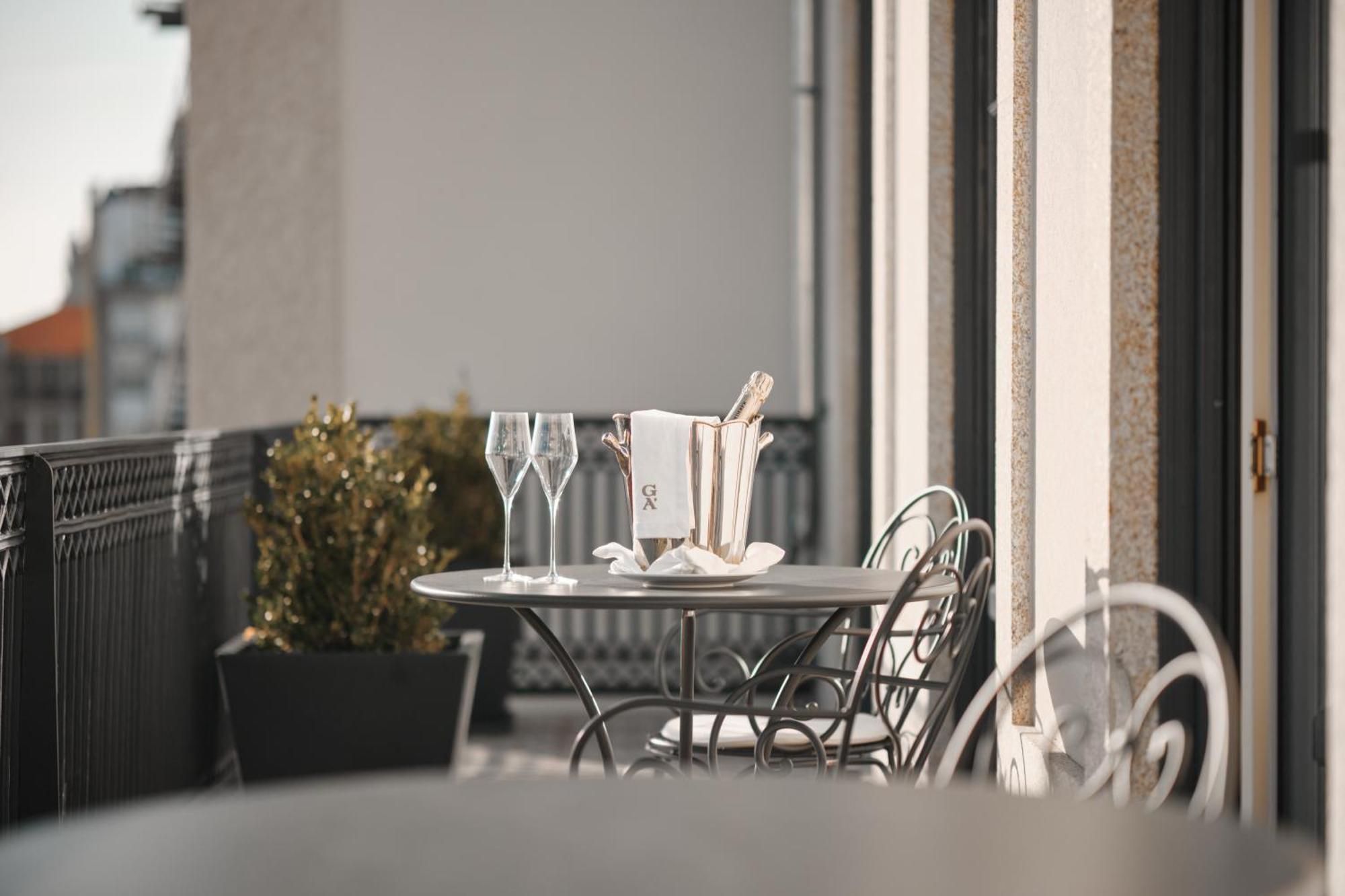 Ga Palace Hotel & Spa, A Xixth-Century Villa Porto Exterior foto A balcony