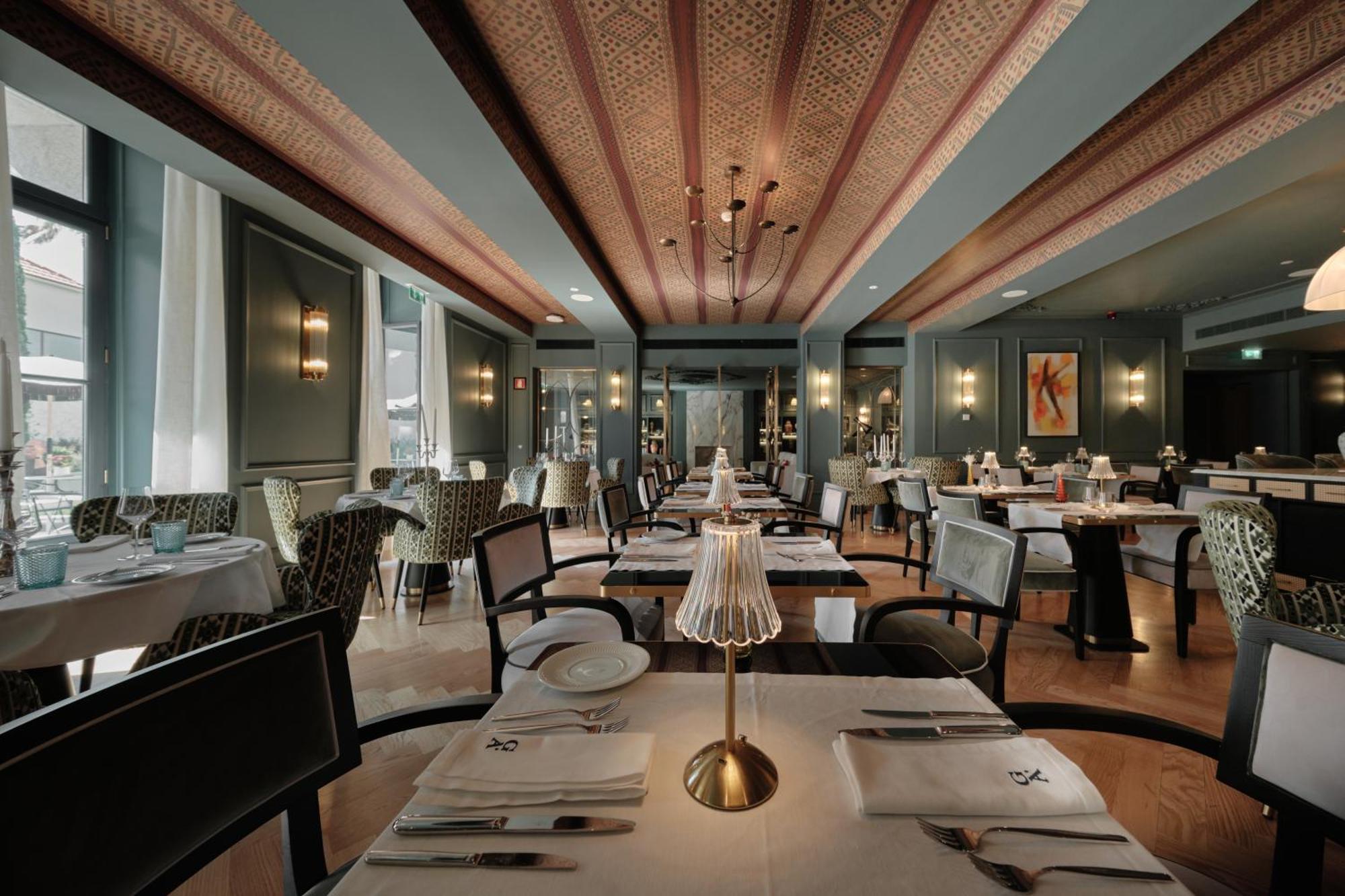 Ga Palace Hotel & Spa, A Xixth-Century Villa Porto Exterior foto The restaurant in 2011