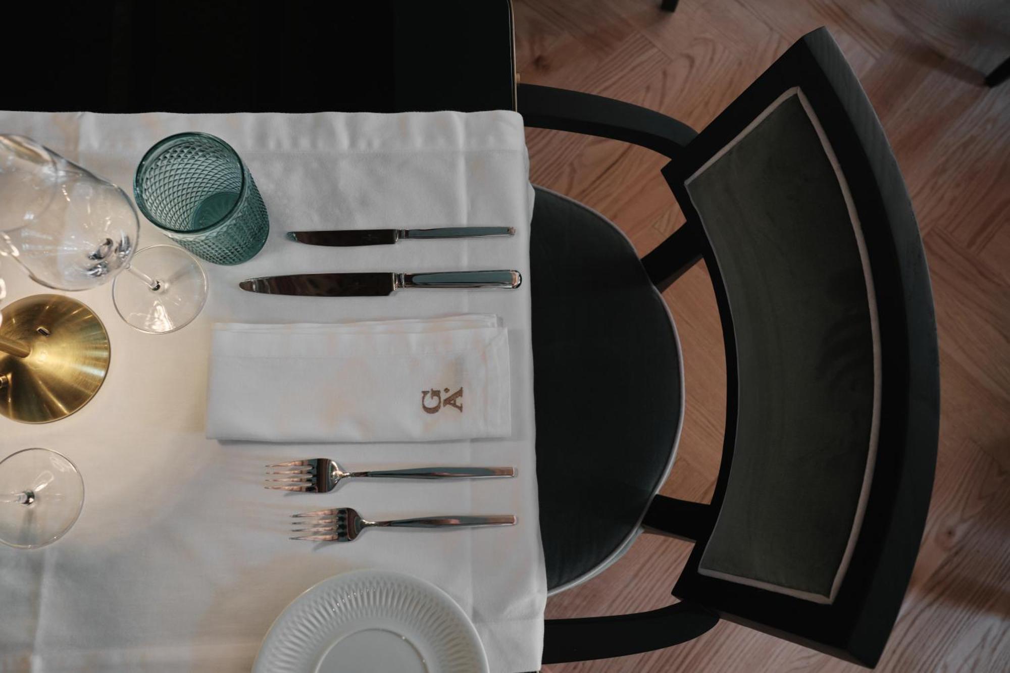 Ga Palace Hotel & Spa, A Xixth-Century Villa Porto Exterior foto A place setting at a restaurant