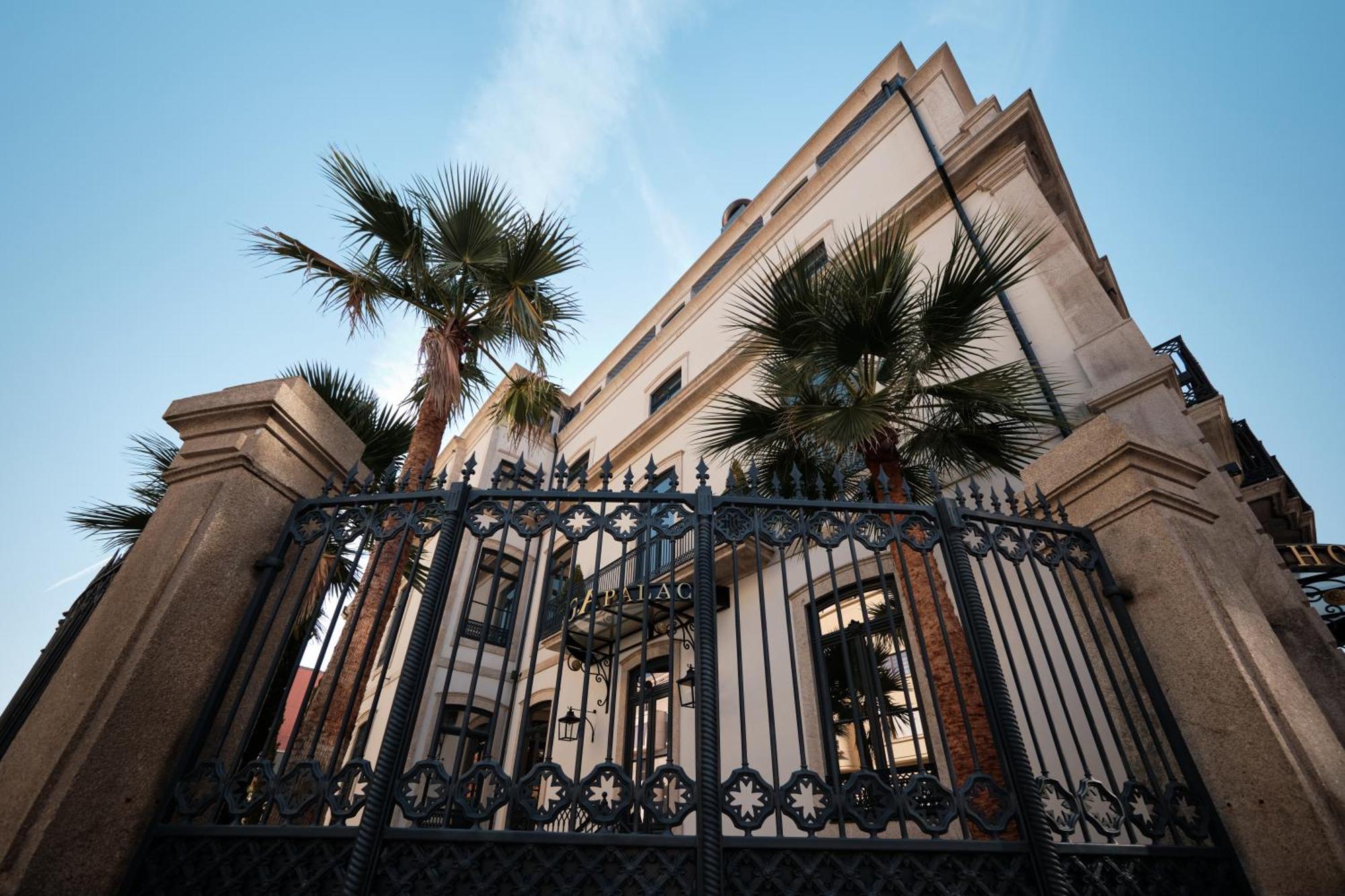 Ga Palace Hotel & Spa, A Xixth-Century Villa Porto Exterior foto The main entrance of the museum