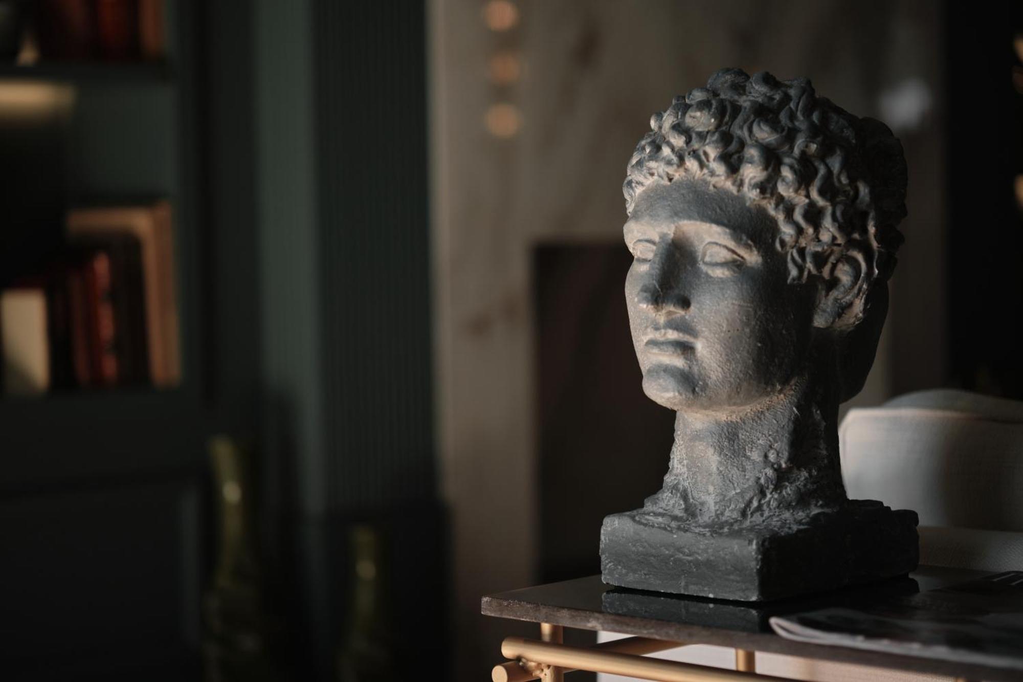 Ga Palace Hotel & Spa, A Xixth-Century Villa Porto Exterior foto Bust of Sappho