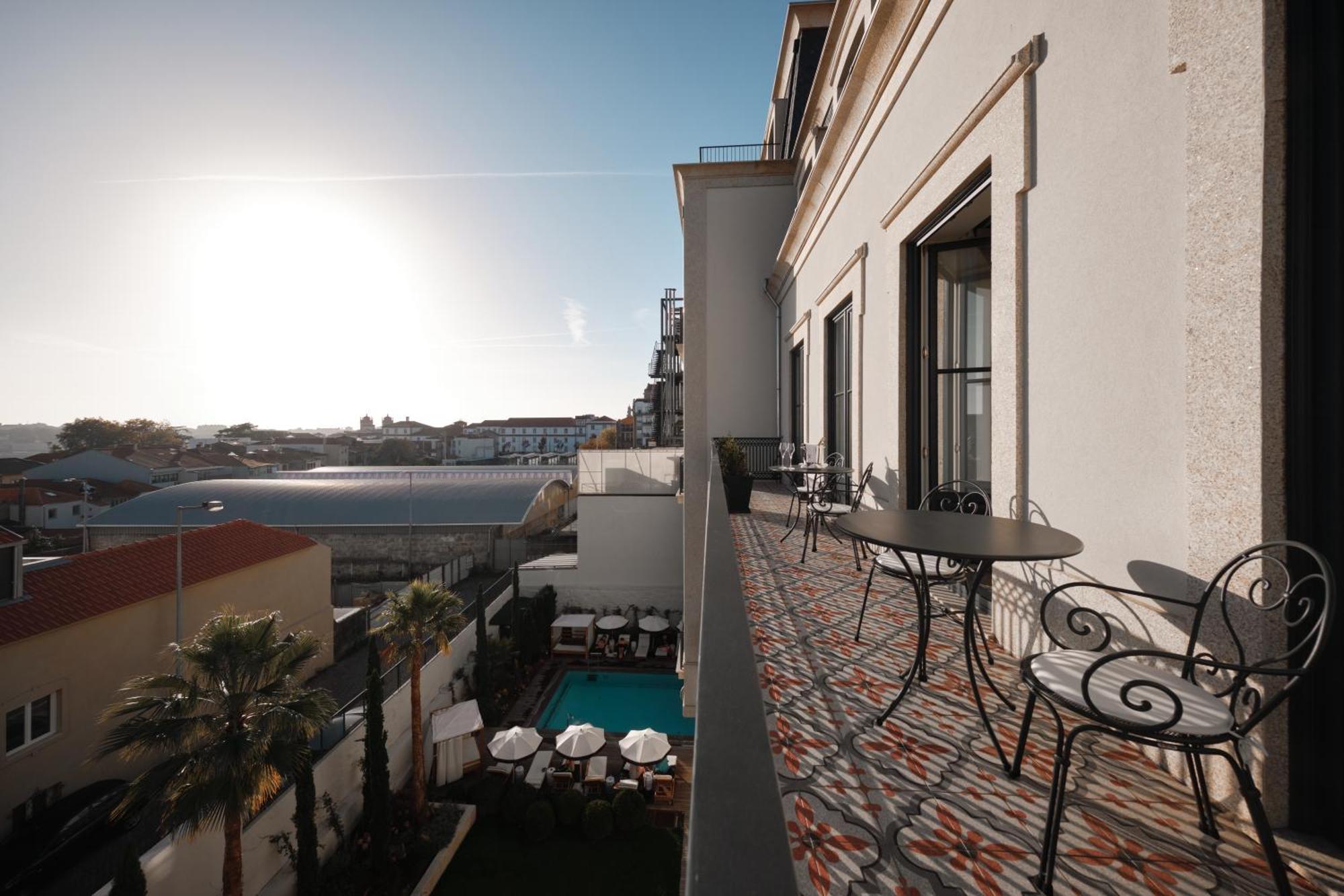 Ga Palace Hotel & Spa, A Xixth-Century Villa Porto Exterior foto The hotel's terrace
